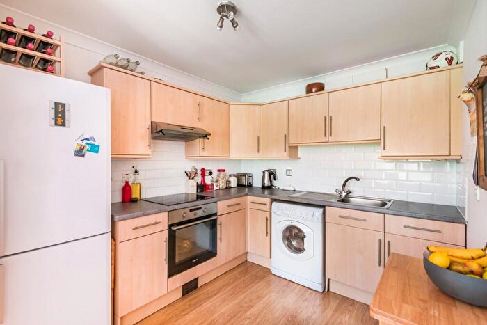 1 Bedroom Flat To Rent In Great Heathmead, Wilton House Great Heathmead, RH16