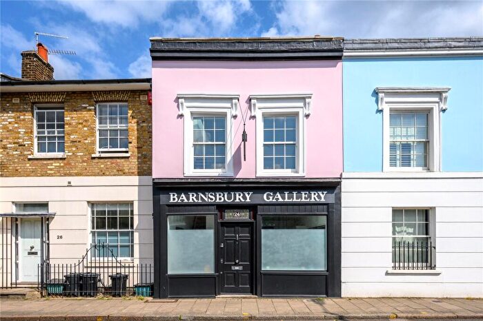 3 Bedroom Terraced House For Sale In Thornhill Road, Islington, London, N1