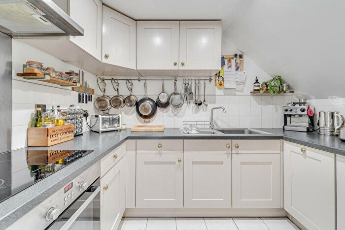 1 Bedroom Apartment For Sale In Forburg Road, Stoke Newington, London, N16