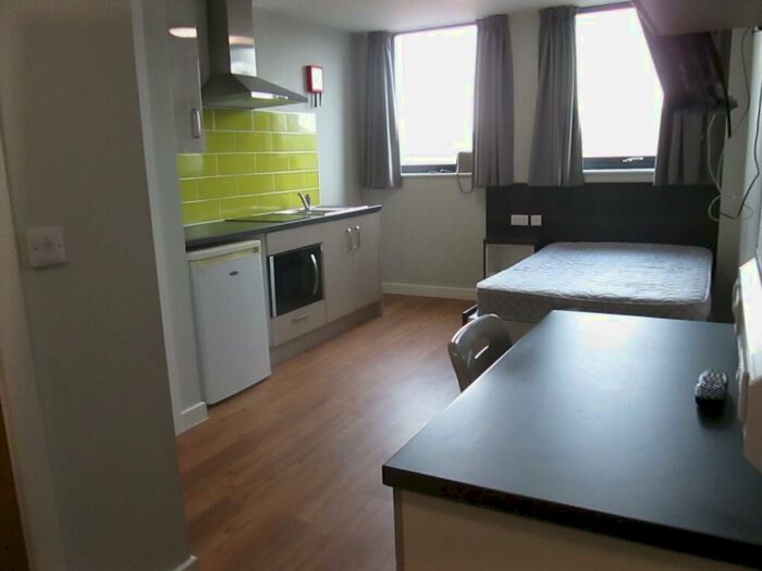 1 Bedroom Apartment To Rent In Queen Street, Sheffield, South Yorkshire, S1