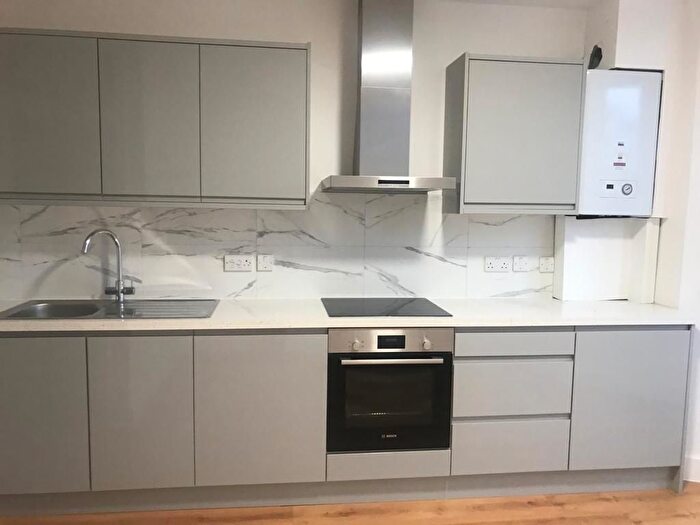 2 Bedroom Flat To Rent In Masons Avenue, Harrow, HA3