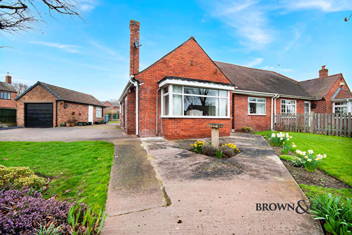 3 Bedroom Semi-Detached Bungalow For Sale In Tiln Lane, Retford, DN22