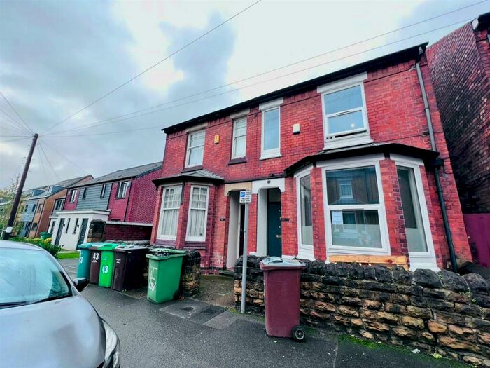 5 Bedroom House To Rent In Cottesmore Road, Nottingham, NG7