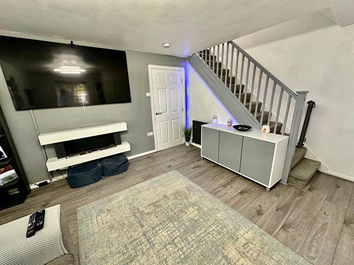 3 Bedroom End Of Terrace House For Sale In Harris Road, Armthorpe, Doncaster, DN3