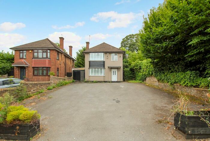 3 Bedroom Detached House To Rent In Vine Lane, Uxbridge, UB10