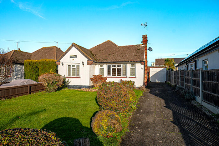 3 Bedroom Detached Bungalow For Sale In Rayleigh Road, Leigh-on-Sea, SS9