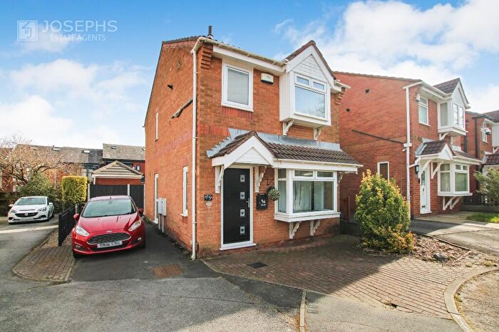 3 Bedroom Detached House To Rent In Sunadale Close, Bolton, Greater Manchester, BL3