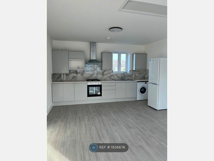 2 Bedroom End Of Terrace House To Rent In King Edwards Road, London, N9