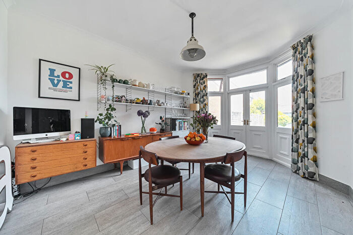 4 Bedroom House For Sale In Warlters Road, London, N7