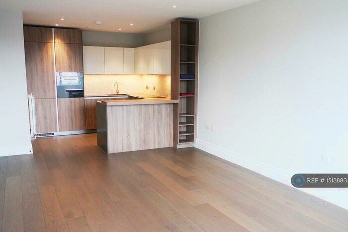 2 Bedroom Flat To Rent In Hamond Court, Kingston Upon Thames, KT2