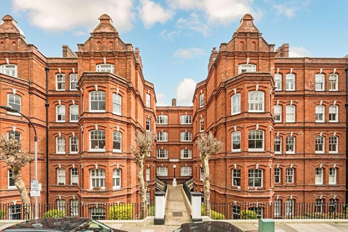 3 Bedroom Flat For Sale In Queen's Club Gardens, West Kensington, W14