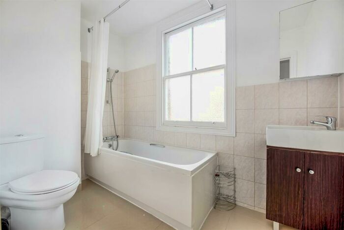 4 Bedroom House To Rent In Henshaw Street, London, SE17
