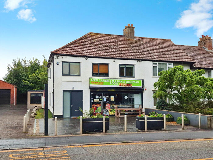2 Bedroom Flat To Rent In Station Road, Bristol, BS37
