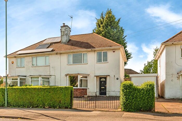 3 Bedroom Semi-Detached House For Sale In Chingford Road, Nottingham, NG8