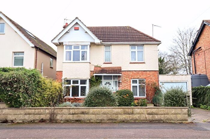 4 Bedroom Detached House For Sale In Staple Hall Road, Milton Keynes, MK1