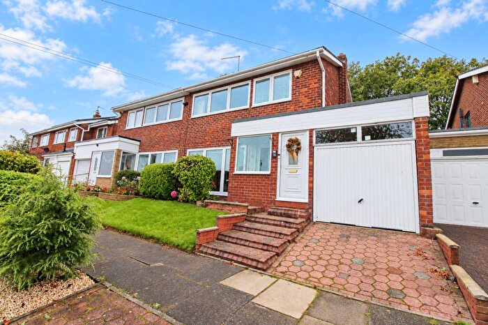 3 Bedroom Semi Detached House For Sale In John F Kennedy Estate, Washington Village, Washington., NE38