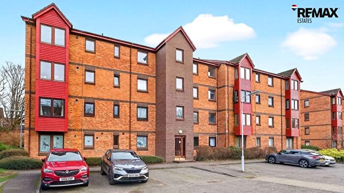 2 Bedroom Flat For Sale In Keith Place, Inverkeithing, KY11
