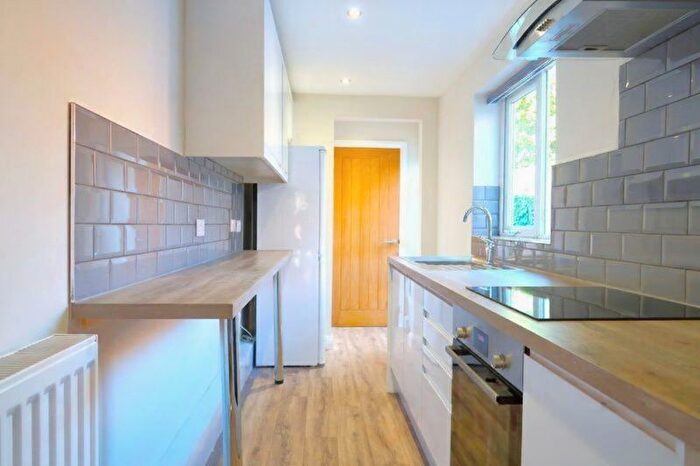 3 Bedroom End Terrace House To Rent In Brixton Road, Nottingham, NG7