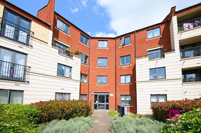 2 Bedroom Flat To Rent In Tollington Way, London, N7