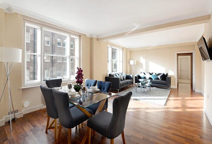 3 Bedroom Flat To Rent In Hill Street, Mayfair, W1J