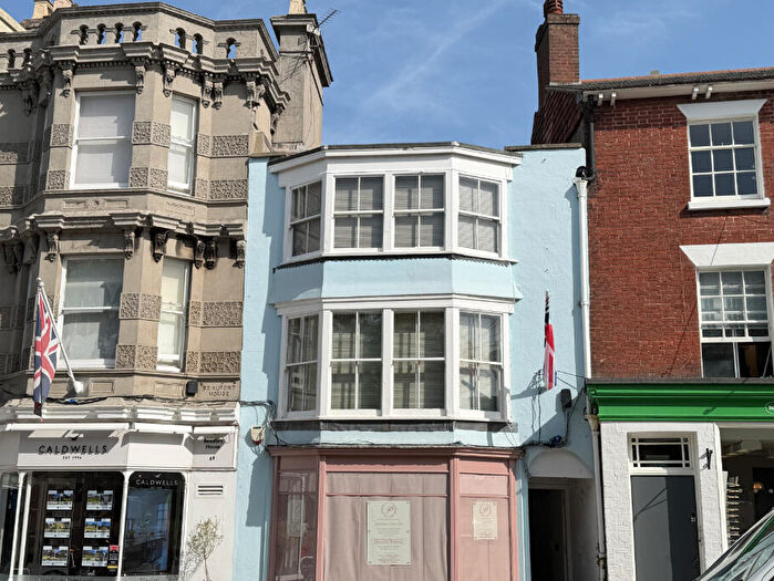3 Bedroom Maisonette For Sale In Figg Place, High Street, Lymington, Hampshire, SO41