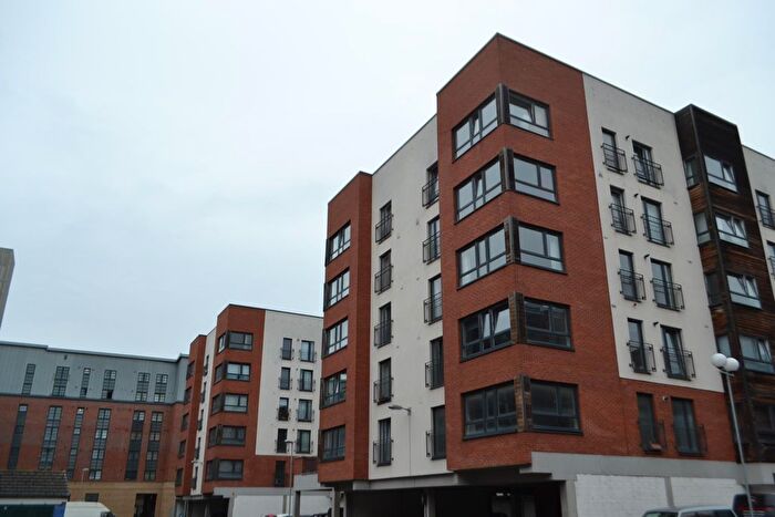 2 Bedroom Flat To Rent In Salamander Court, Edinburgh, EH6