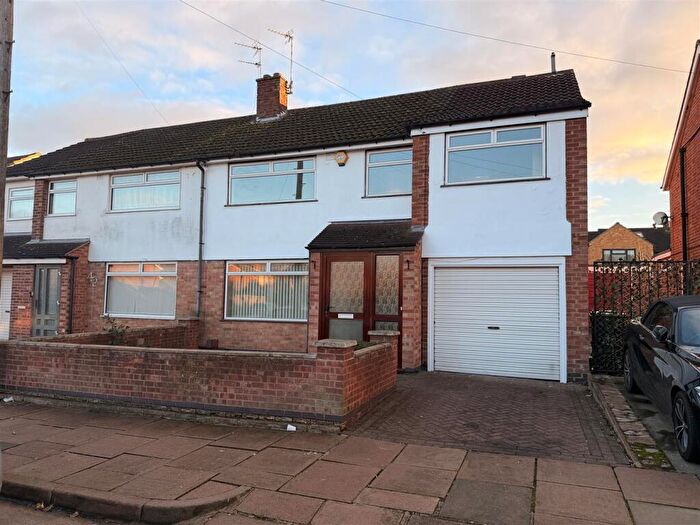5 Bedroom Semi Detached House To Rent In Heddington Way, Leicester, LE2