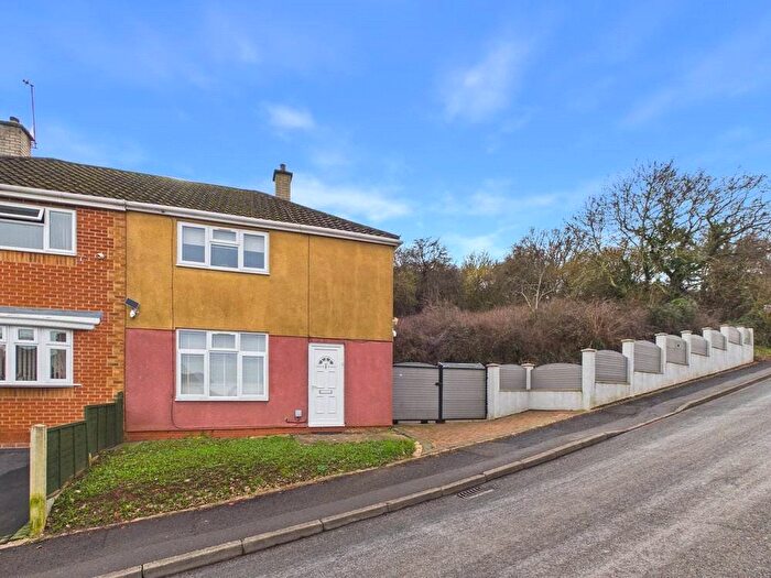 2 Bedroom Semi Detached House For Sale In Tunnel Hill, Worcester, Worcestershire, WR4