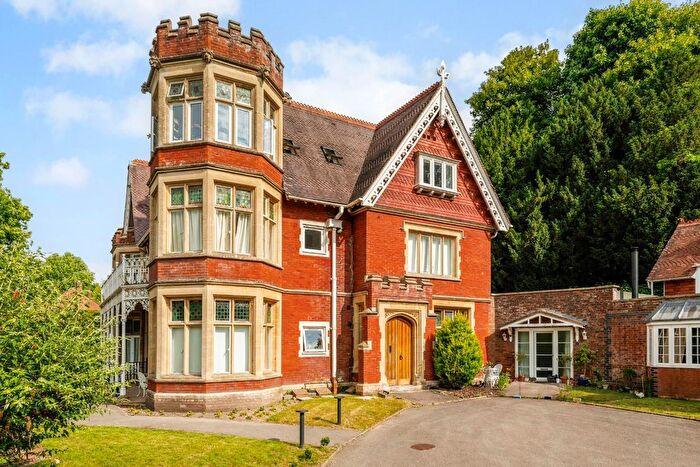 2 Bedroom Flat For Sale In Hughendon Manor, Petersfinger, Salisbury, SP5