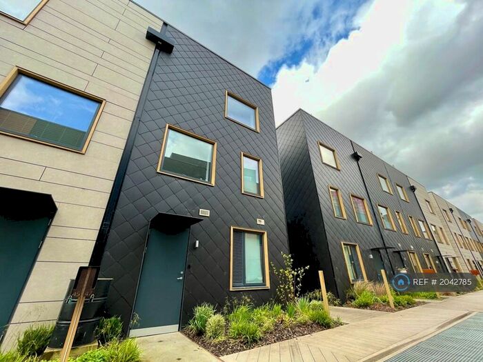 4 Bedroom End Of Terrace House To Rent In Solar Avenue, Leeds, LS9