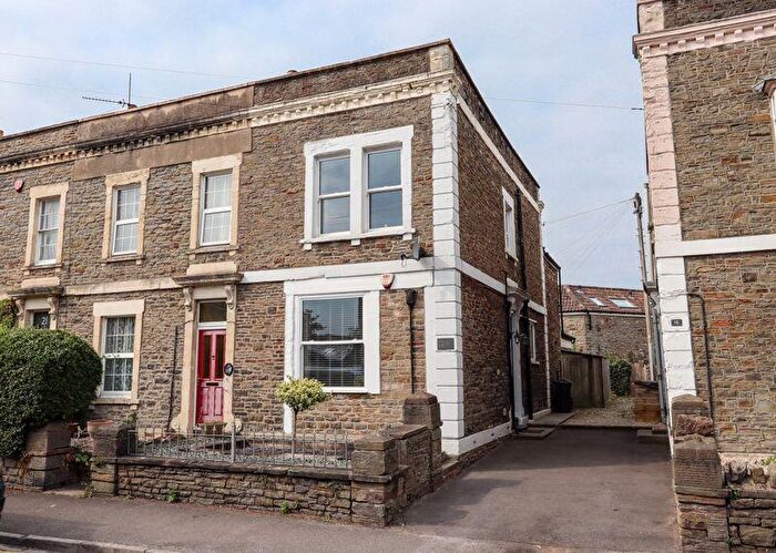 3 Bedroom End Of Terrace House For Sale In Kenn Road, Clevedon, BS21