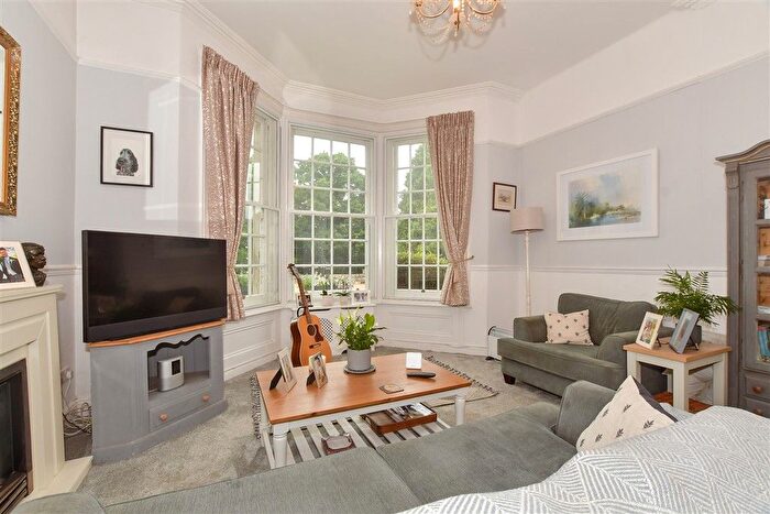 2 Bedroom Mews For Sale In Forest Road, Horsham, West Sussex, RH12