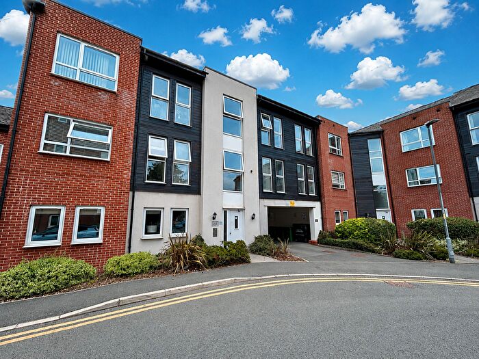 2 Bedroom Flat For Sale In Georgia Avenue, West Didsbury, M20