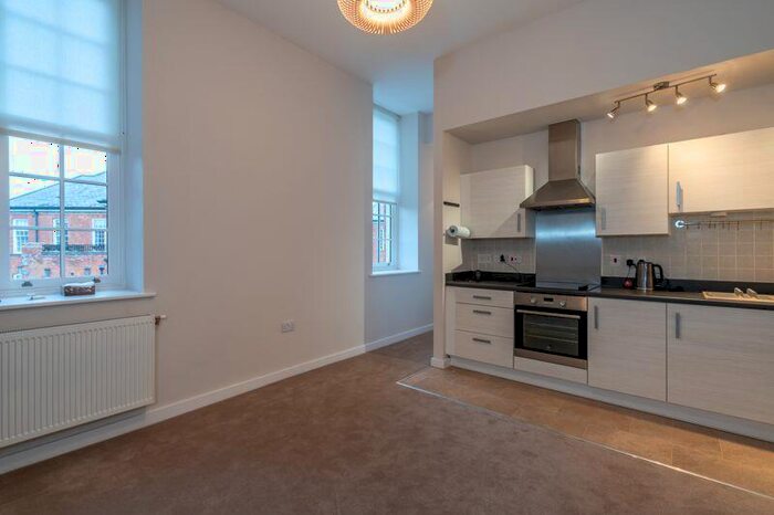 2 Bedroom Flat For Sale In Longley Road, Chichester, PO19