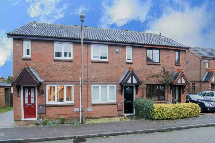 2 Bedroom Terraced House To Rent In Fontwell Drive, Racecourses, MK3