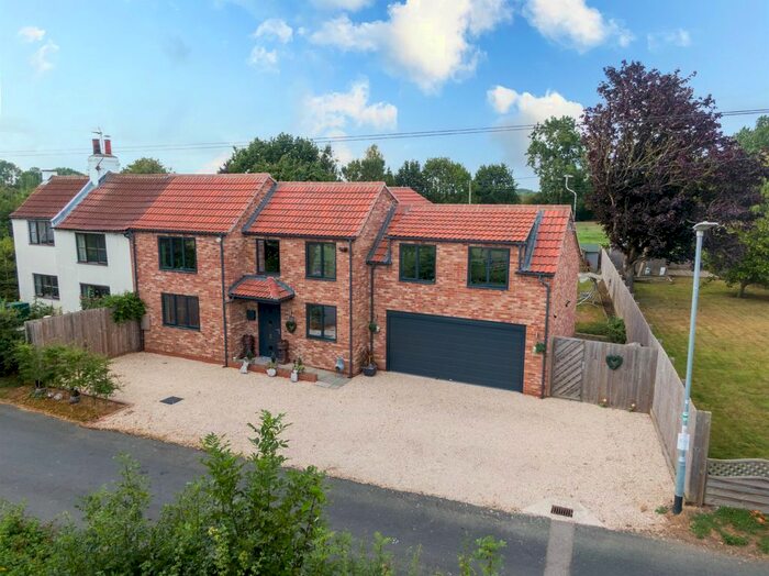 4 Bedroom Semi-Detached House For Sale In Chapel Garth, Arram, Beverley, HU17