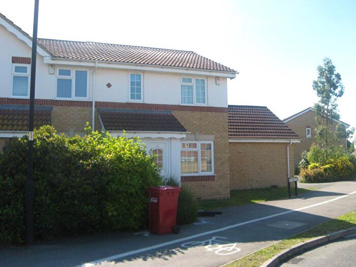 3 Bedroom House To Rent In Richards Way, Cippenham, SL1