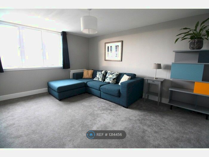 2 Bedroom Flat To Rent In Windsor Crescent, Clydebank G81