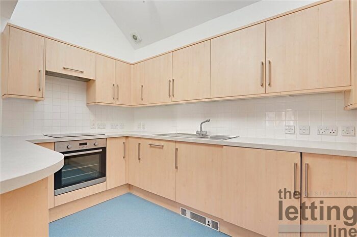 1 Bedroom Apartment To Rent In Hoppers Road, London, N21