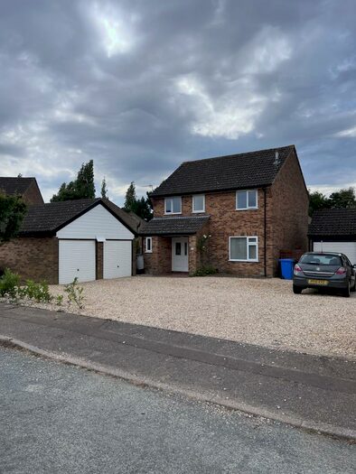 Studio To Rent In Ashley Park Road, Walton-on-Thames, KT12