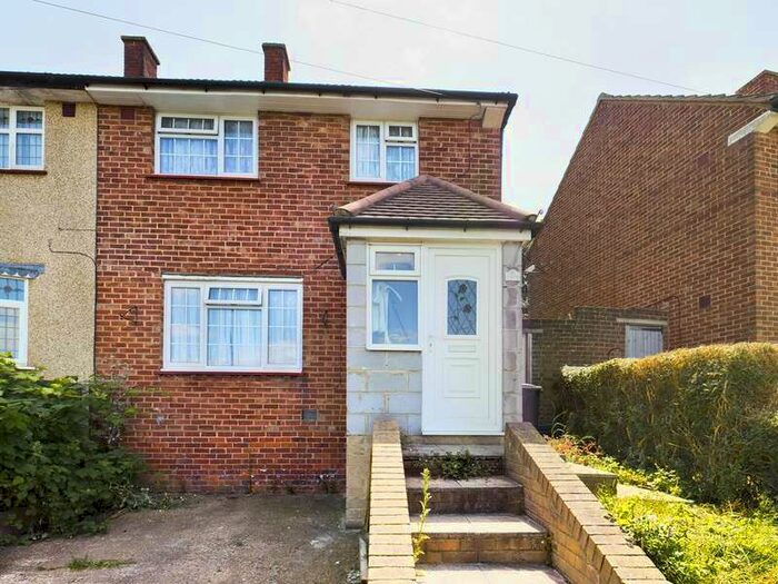 Houses for sale & to rent in CR0 0AU, Homestead Way, New Addington Croydon