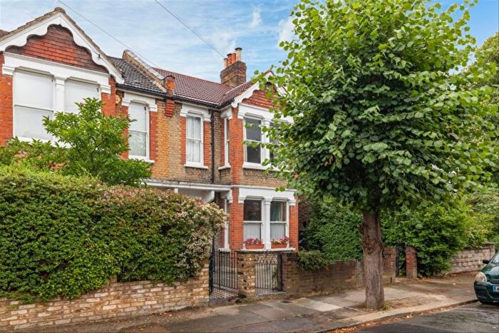 1 Bedroom Flat To Rent In Rayleigh Road, London, SW19