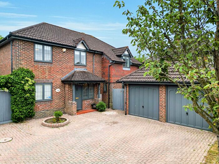 5 Bedroom Detached House For Sale In Rivermead, East Molesey, KT8