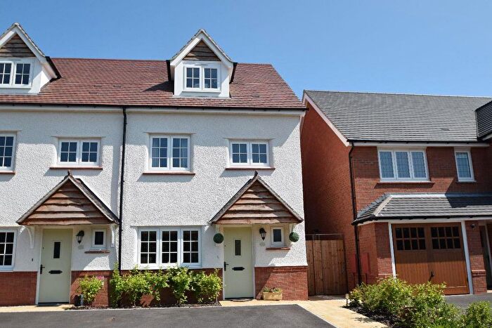 4 Bedroom Semi-Detached House To Rent In Way Field, Telford, TF1