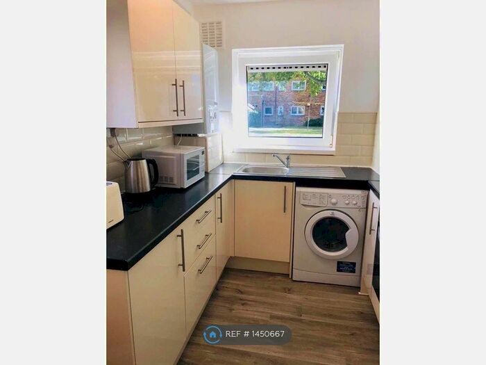 3 Bedroom Flat To Rent In St. Pauls Road, Southsea, PO5