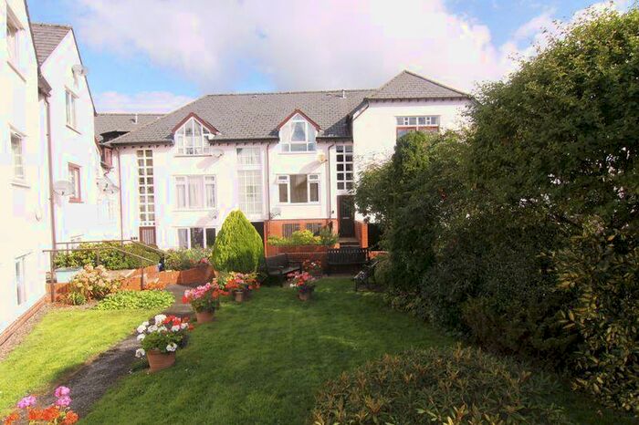 2 Bedroom Flat To Rent In The Chantry, Okehampton, EX20