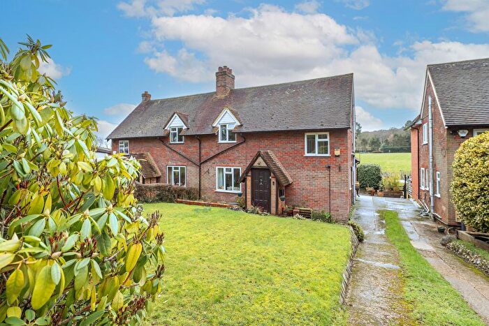 3 Bedroom Semi Detached House For Sale In Chiltern Cottages, Buckland Common, Tring, HP23
