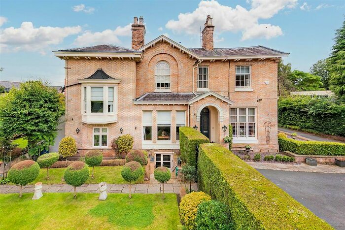5 Bedroom Semi-Detached House For Sale In Groby Place, Altrincham, WA14