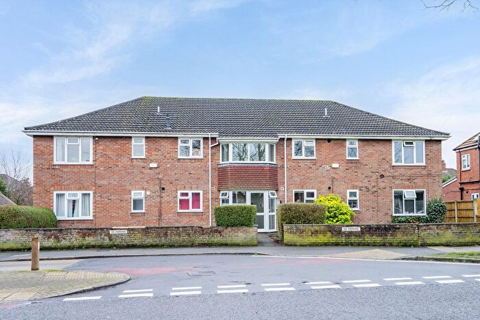 2 Bedroom Flat For Sale In Broadway, York, YO10