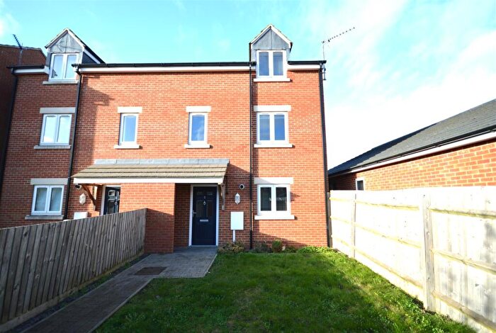 3 Bedroom Town House To Rent In Abbey Mews, St James, NN5